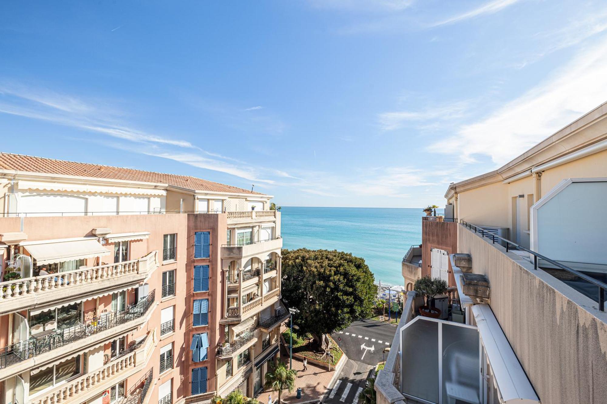 Victoria Bergamote Attic - Happy Rentals Menton Ngoại thất bức ảnh
