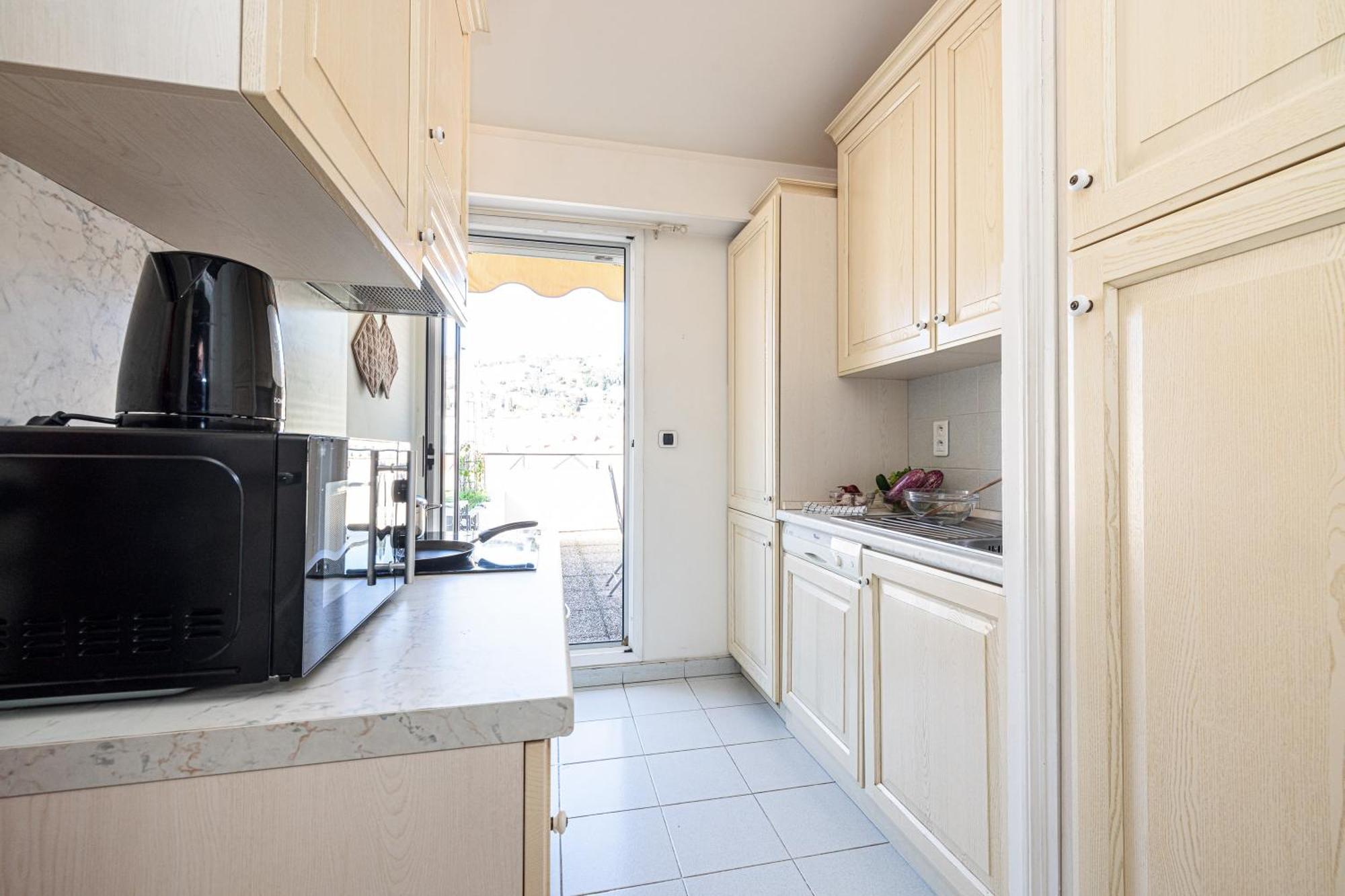 Victoria Bergamote Attic - Happy Rentals Menton Ngoại thất bức ảnh