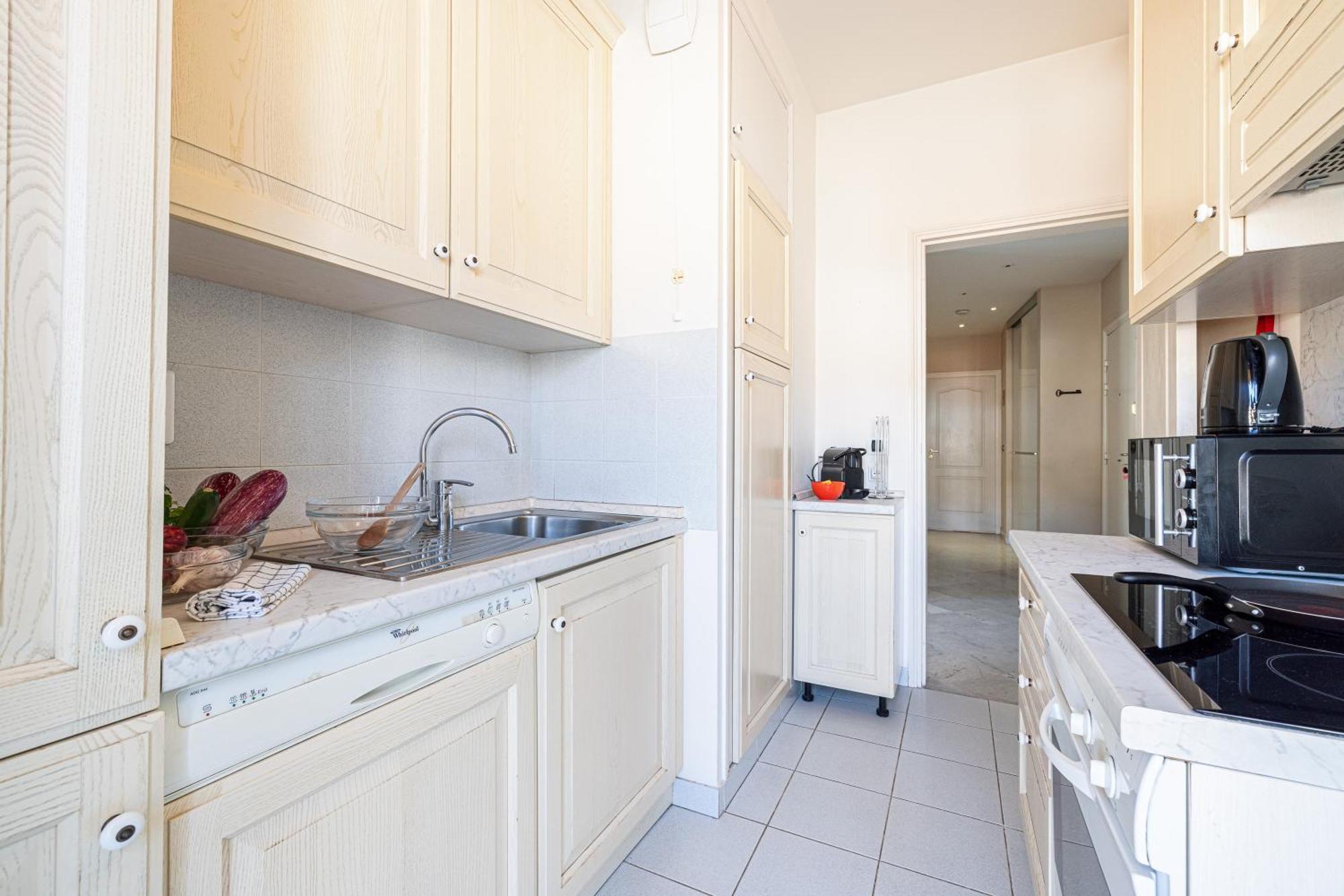 Victoria Bergamote Attic - Happy Rentals Menton Ngoại thất bức ảnh